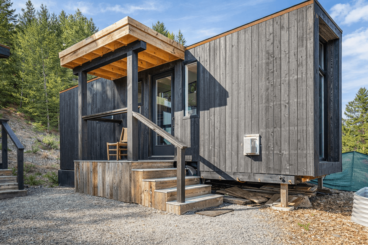 (U87) Smiley Creek Airport – Ultra Modern Tiny Home 7