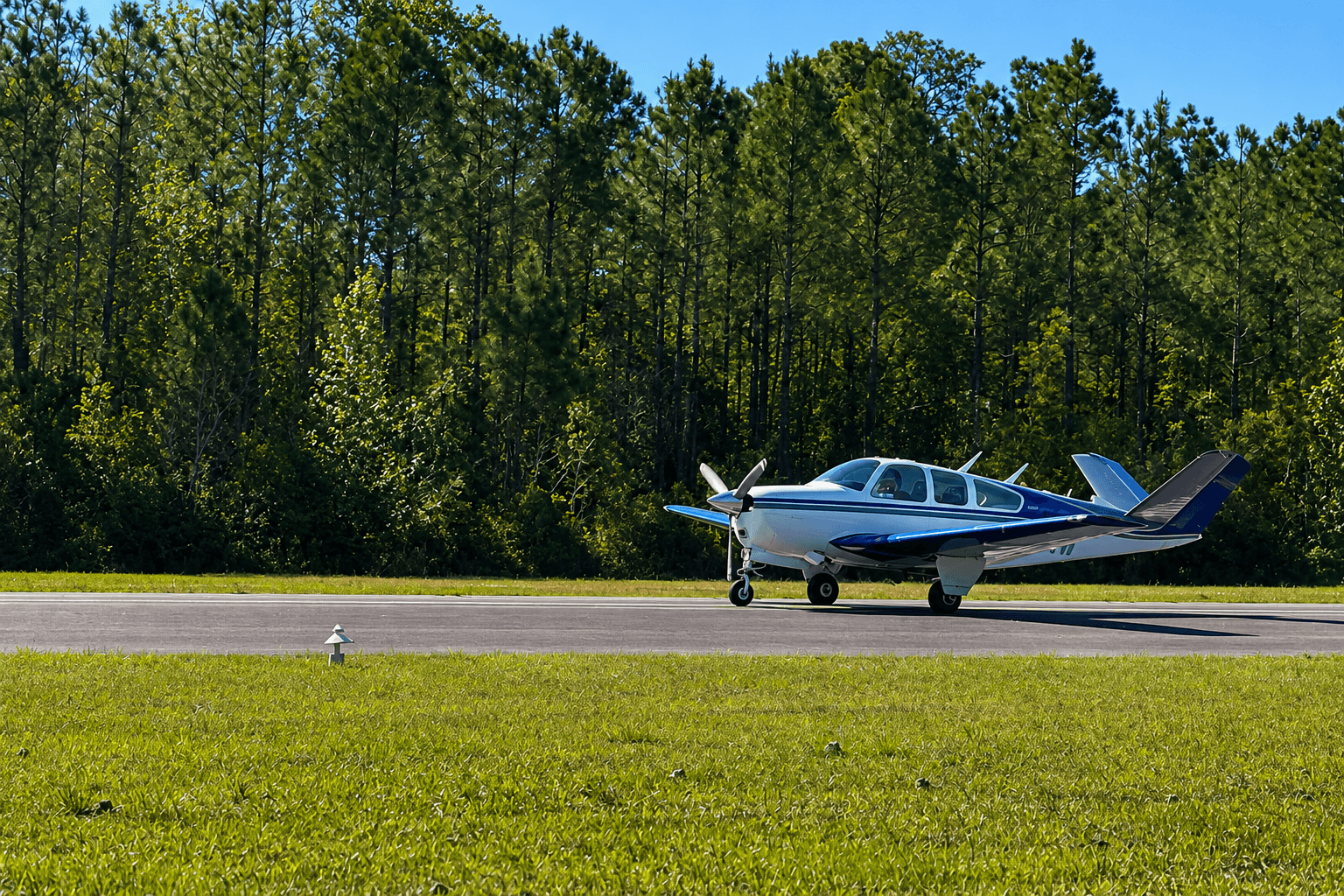 Fly Inn Side FlyInn - Aviation Accommodations